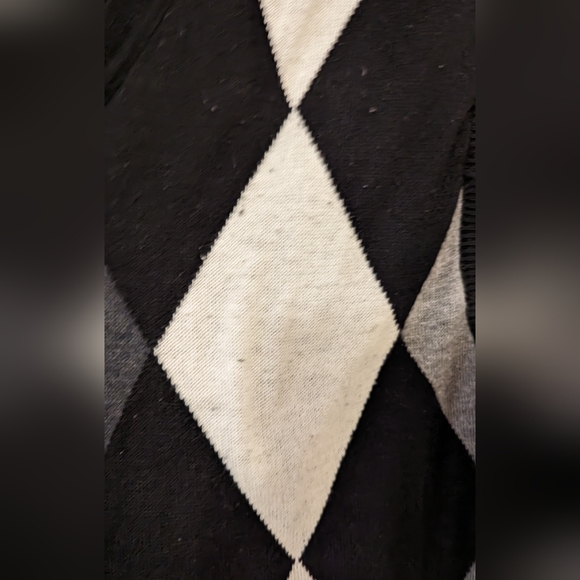 Urban Heritage Sweater Vest - Picture 4 of 5